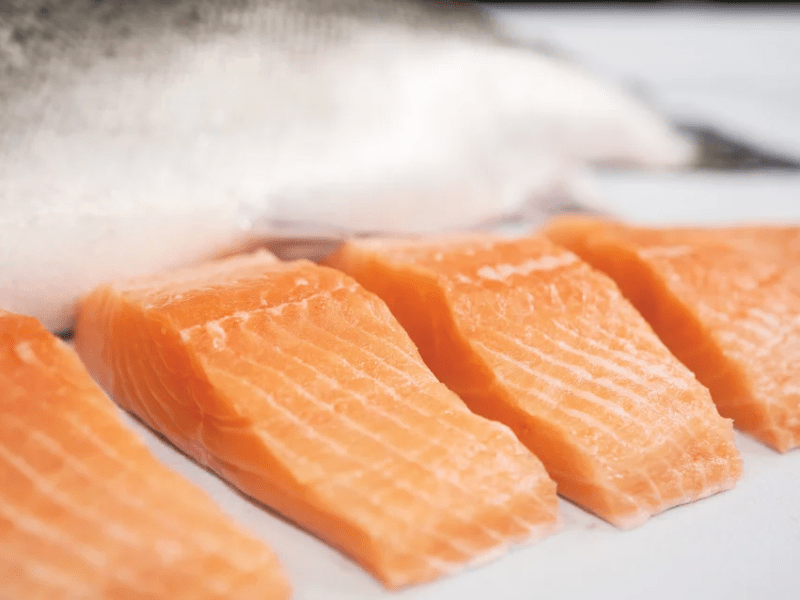 Saumon transgénique: pour le meilleur et pour le&nbsp;pire?